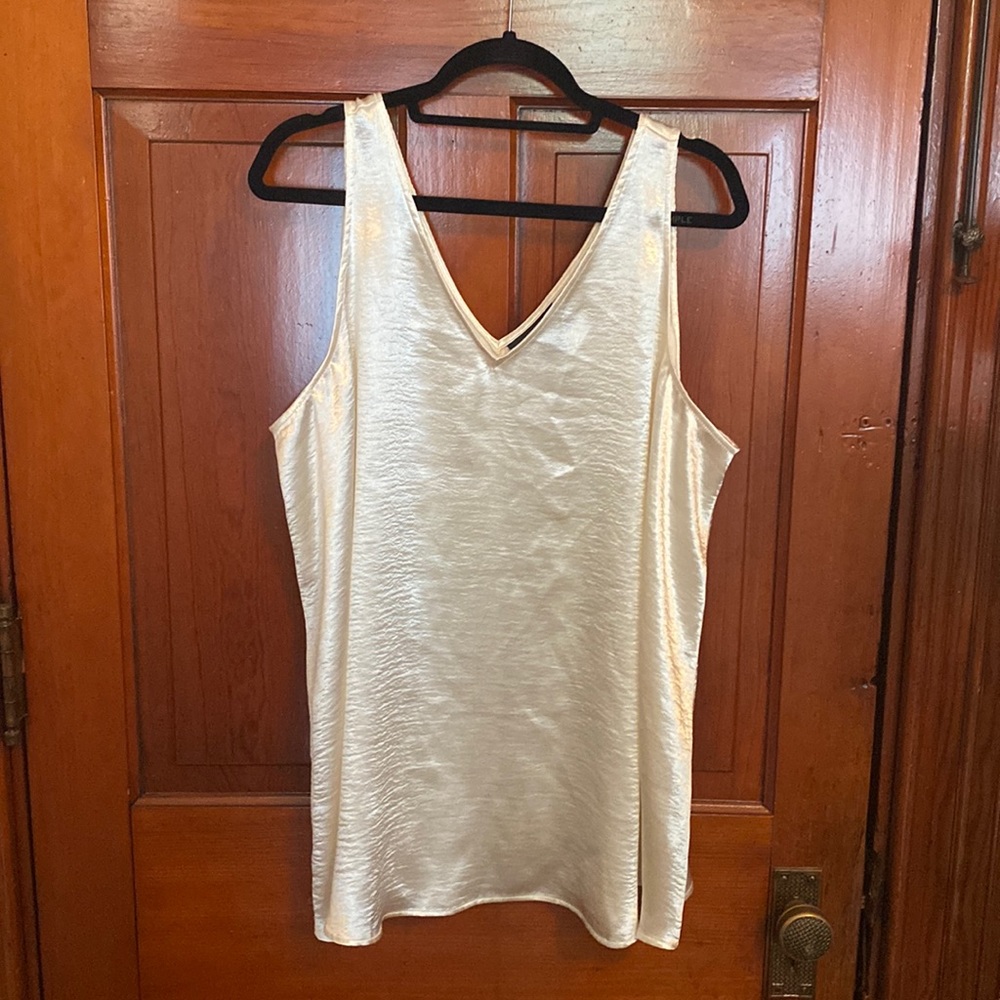 Lane Bryant size 20 ivory/pearlescent top